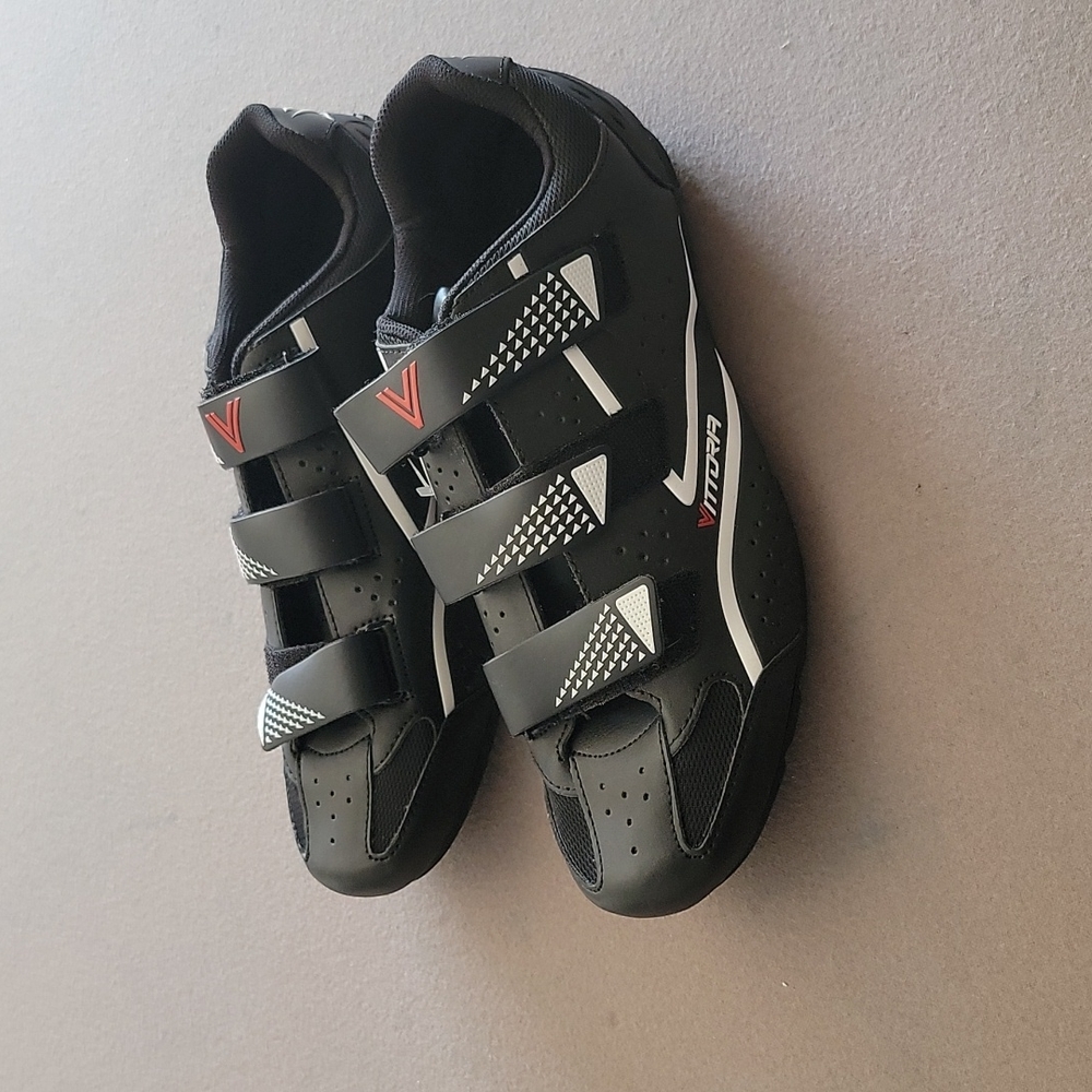 Vitoria spinning shoes